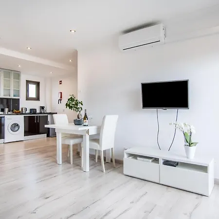 Chaleureux Et Lumineux Proche Αλμπουφέιρα